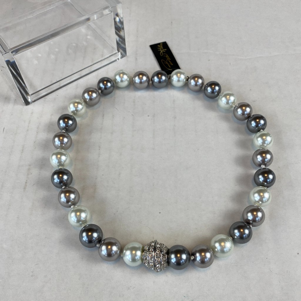 Nwt Elegant Silver Grey Gray Pearl Bead Necklace Rhinestone Magnetic Closure